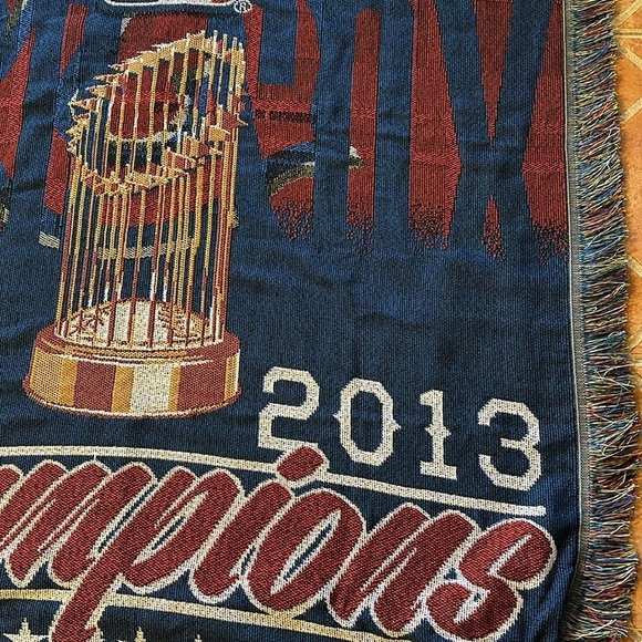 The Northwest Co. 2013 World Series Champions MLB Boston Red Sox Fringe Blanket - Picture 5 of 6